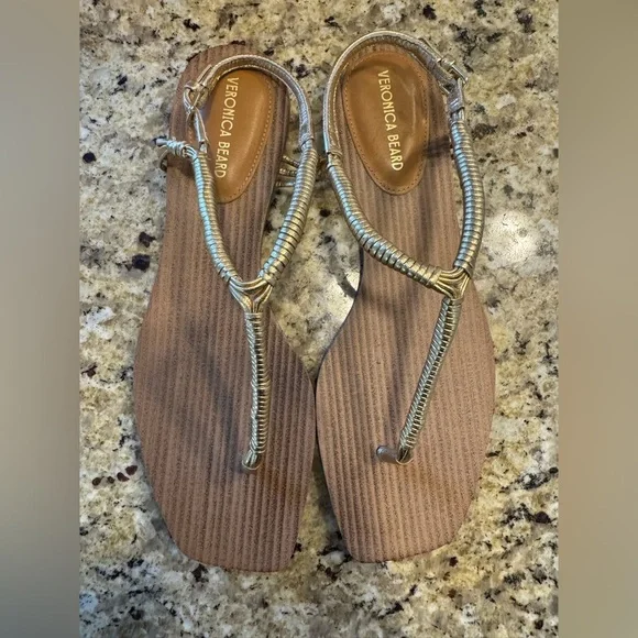 Veronica Beard Amelia Thongs Women's gold metallic t-strap sandals size 6.5